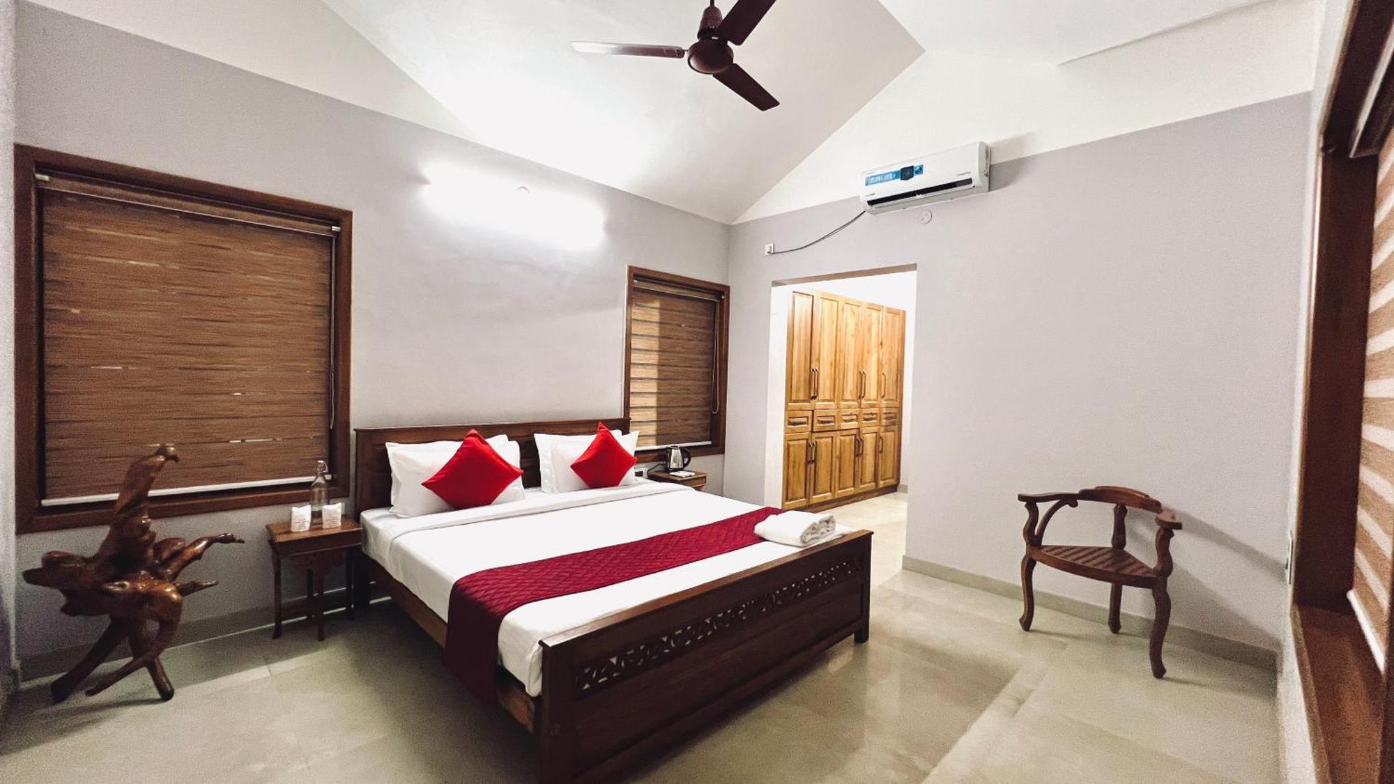 Waterfront By Palmyra Apartment Kollam Exterior foto