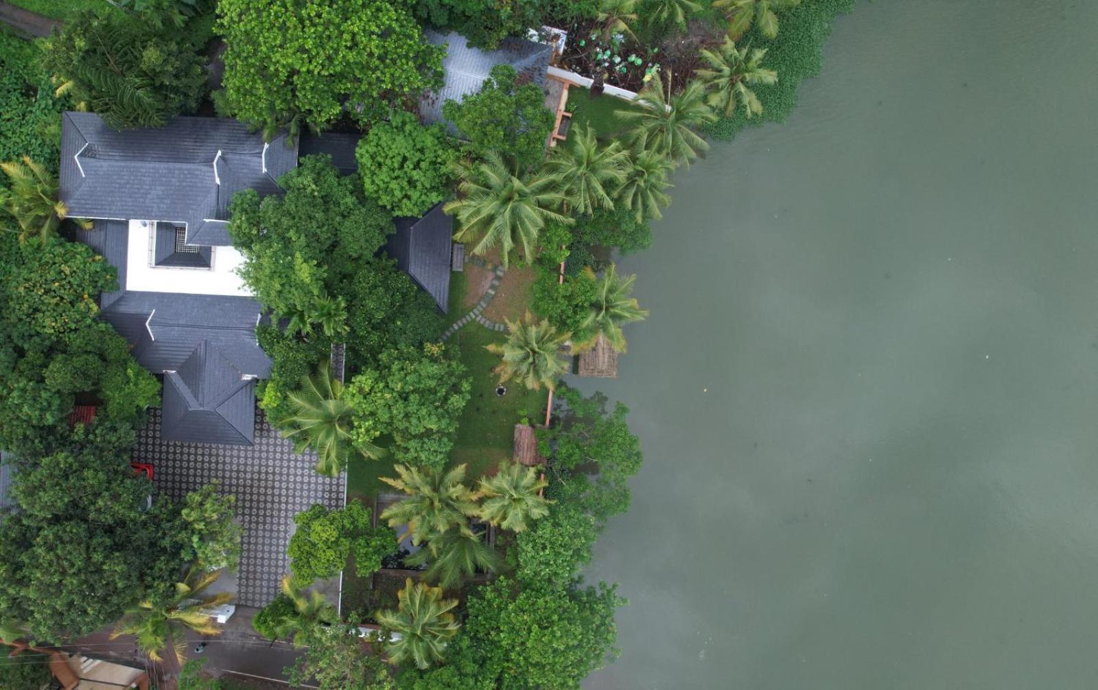 Waterfront By Palmyra Apartment Kollam Exterior foto