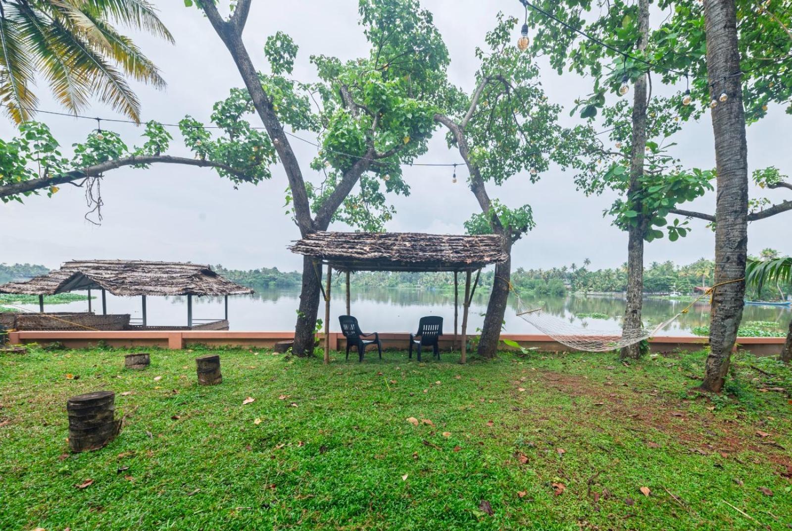 Waterfront By Palmyra Apartment Kollam Exterior foto