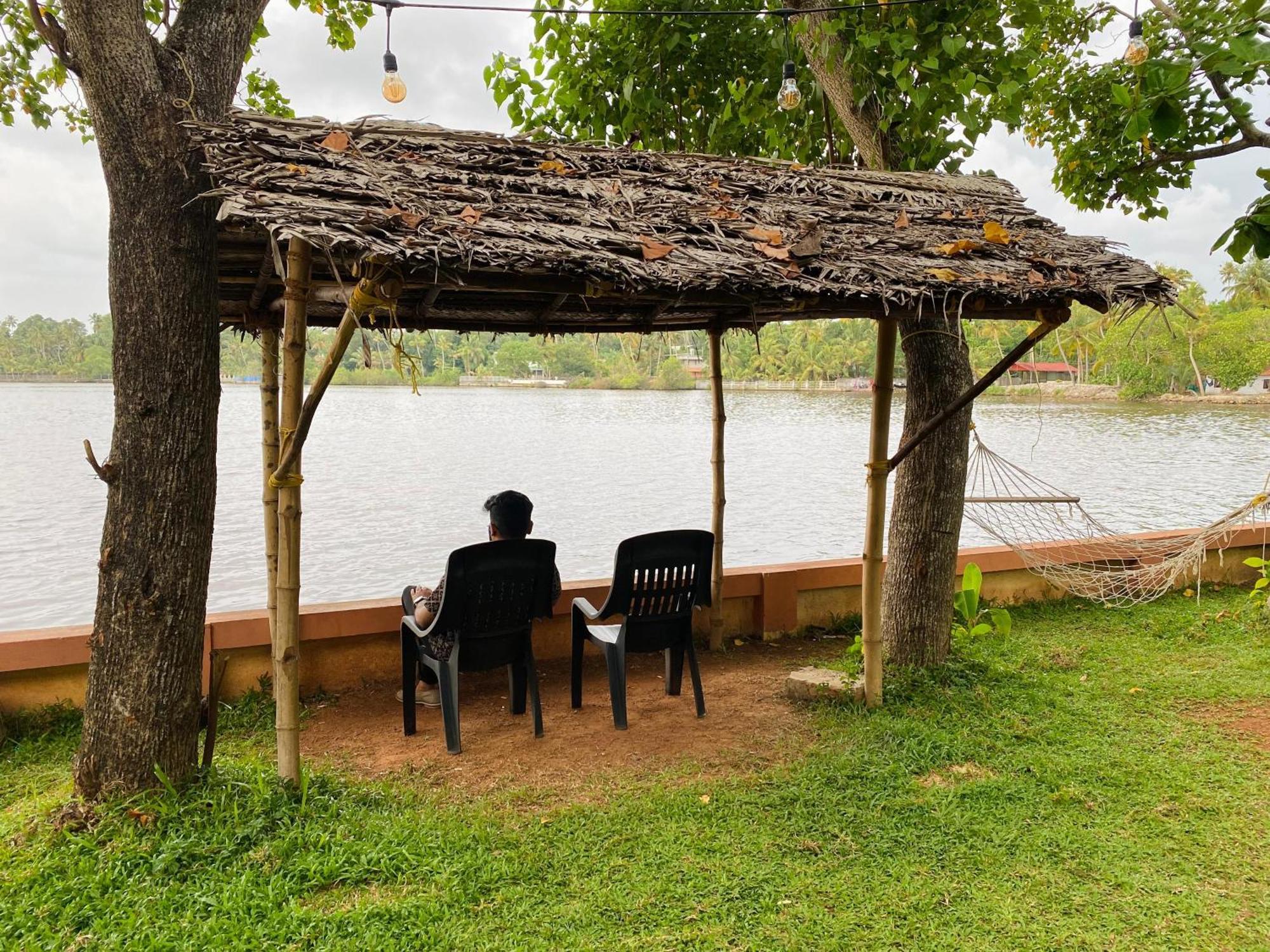 Waterfront By Palmyra Apartment Kollam Exterior foto