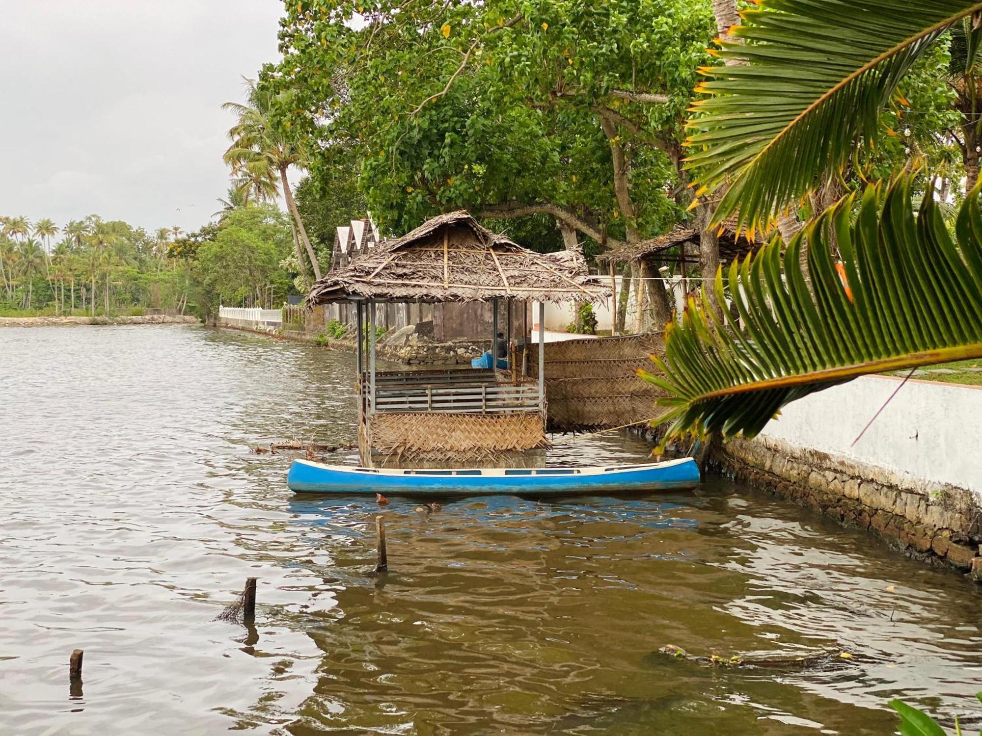 Waterfront By Palmyra Apartment Kollam Exterior foto